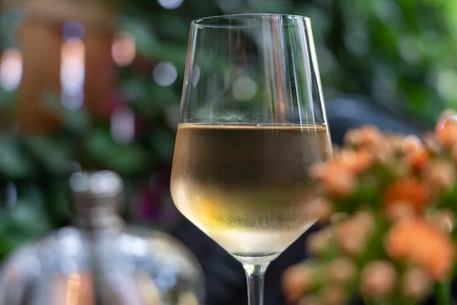 How Many Calories in a Bottle of White Wine 750ml?