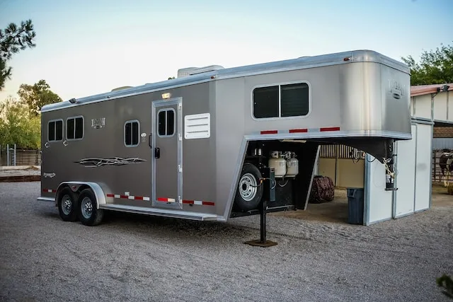 Horse Trailer Weight Calculator