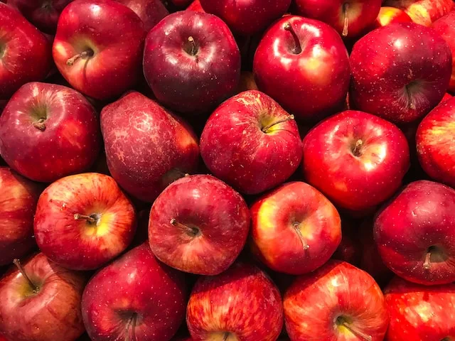 How many Calories are in an Average Apple?