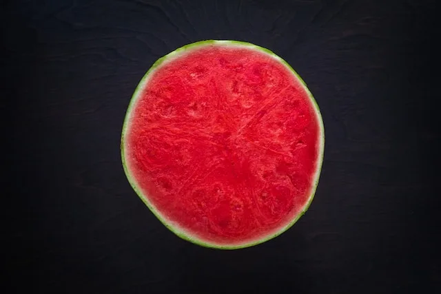 How Many Calories are in a Large Slice of Fresh-Cut Watermelon?