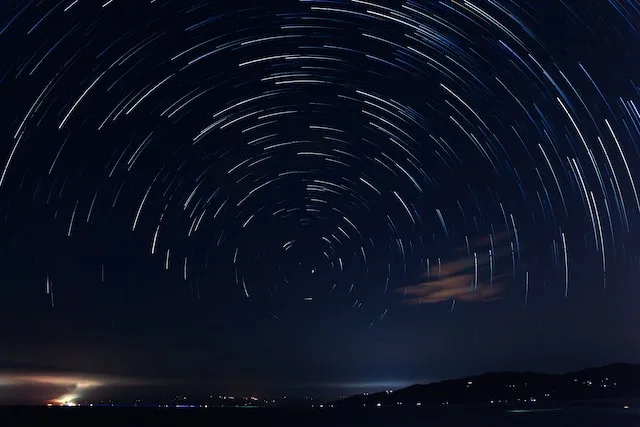 Toda Estrela no céu é um Sol?